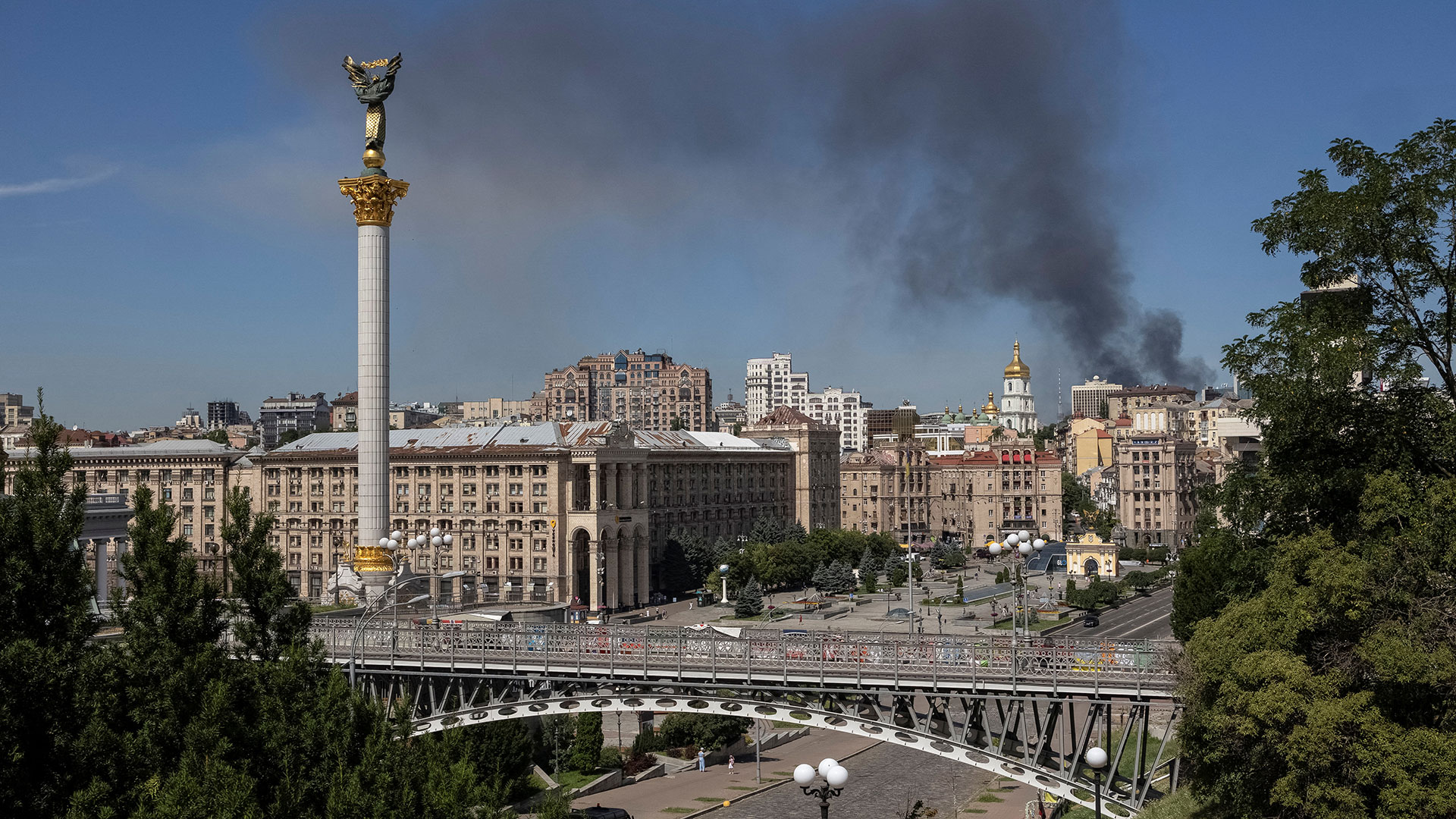 Ουκρανία: «Ενας τεράστιος κρότος και το ταβάνι κατέρρευσε» – Σκηνικό τρόμου στο παιδιατρικό νοσοκομείο του Κιέβου-10