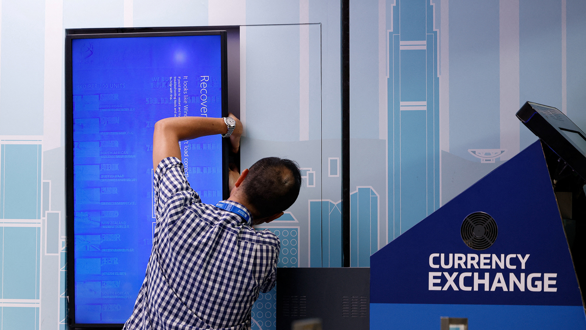 «Eπεσαν» τα συστήματα τραπεζών, αεροπορικών εταιρειών και ΜΜΕ λόγω προβλήματος στα Windows-2