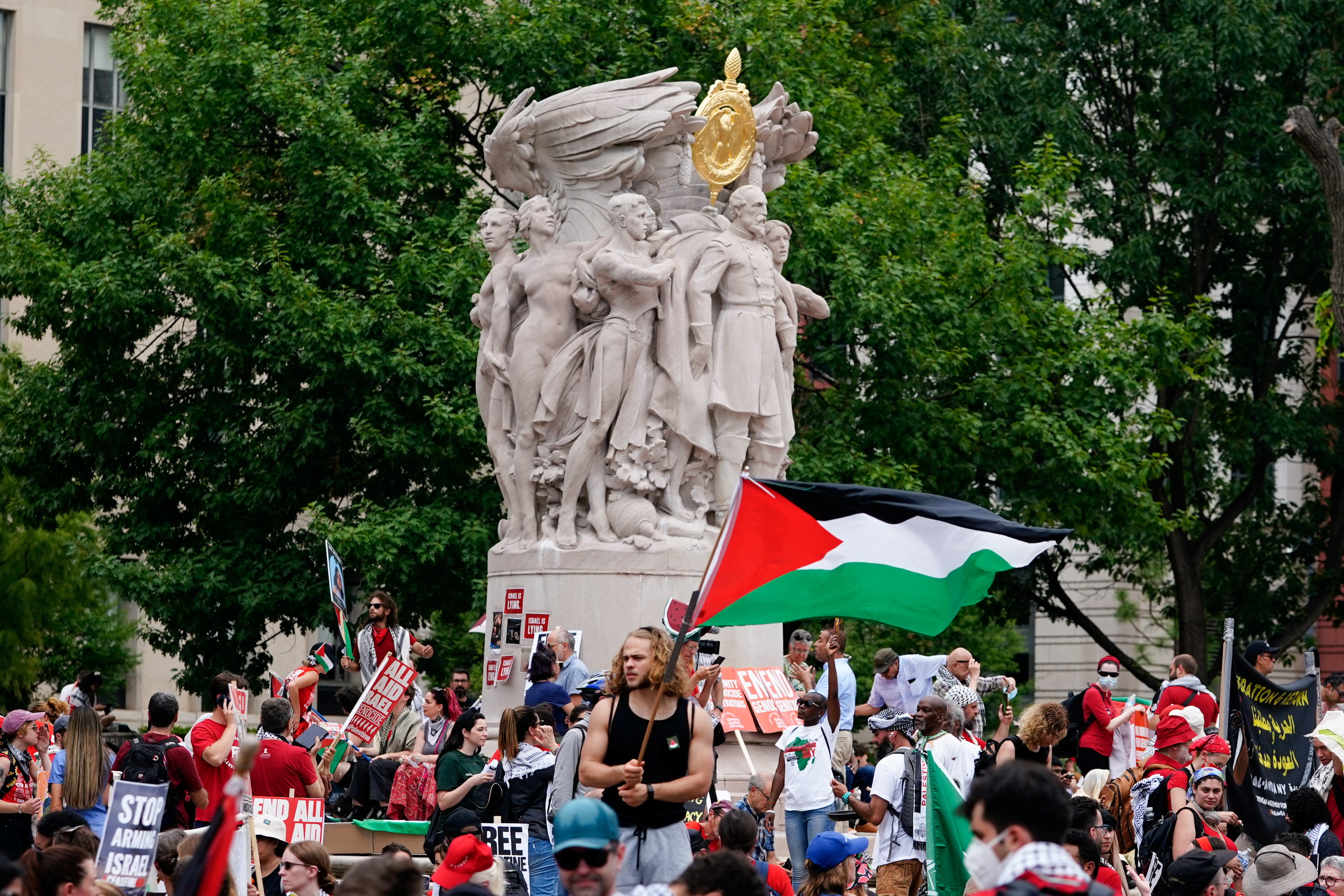 ΗΠΑ: Χιλιάδες διαδηλωτές κατά του πολέμου στη Γάζα συγκεντρώνονται στο Καπιτώλιο-4