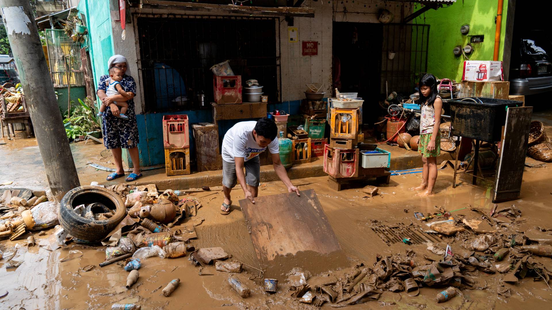 Σαρωτικό το πέρασμα του τυφώνα Γκέμι – 23 νεκροί σε Φιλιππίνες και Ταϊβάν (εικόνες)-2