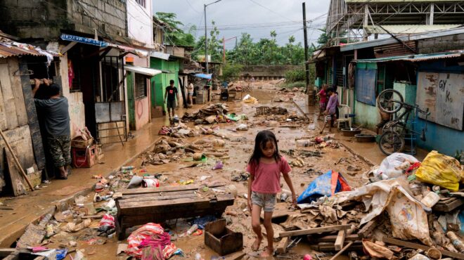 σαρωτικό-το-πέρασμα-του-τυφώνα-γκέμι-563143453