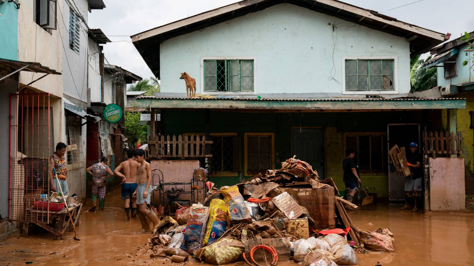 Σαρωτικό το πέρασμα του τυφώνα Γκέμι – 23 νεκροί σε Φιλιππίνες και Ταϊβάν (εικόνες)-4