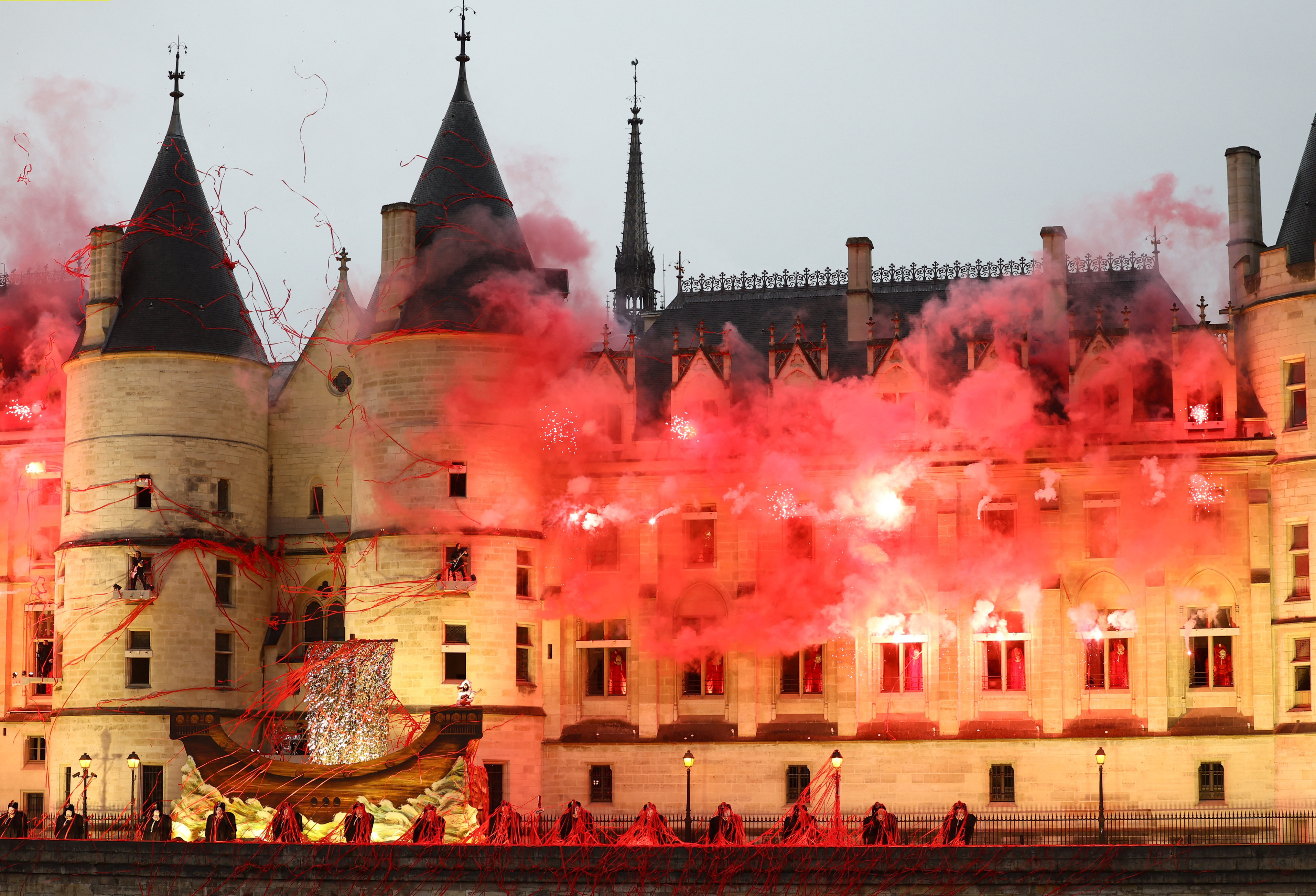 Ολυμπιακοί Αγώνες 2024 – Παρίσι: Τα «καρέ» μιας ξεχωριστής τελετής έναρξης-14