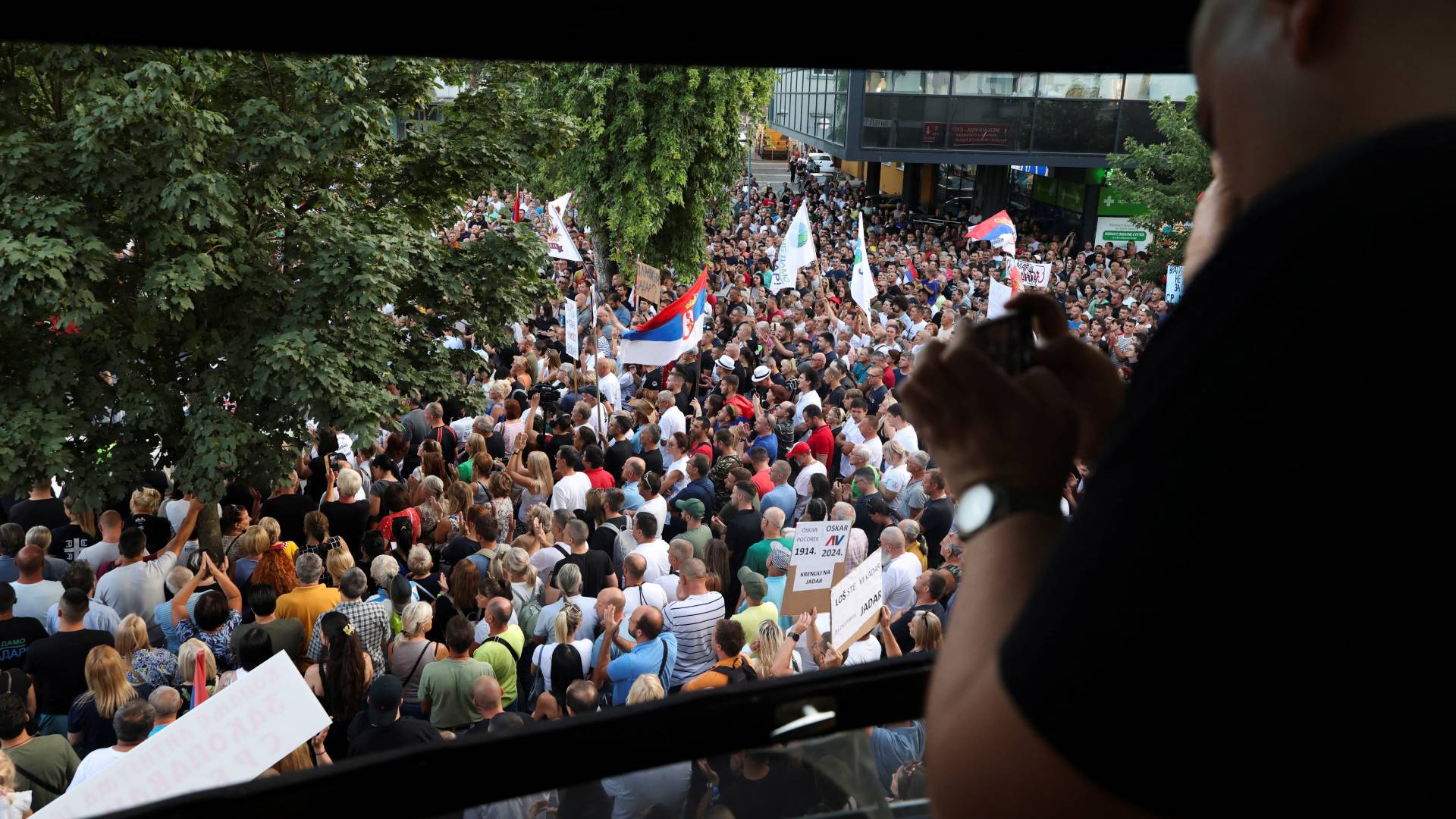 Σερβία: Χιλιάδες στους δρόμους ενάντια σε συμφωνία με την Ε.Ε. για εξόρυξη λιθίου-1