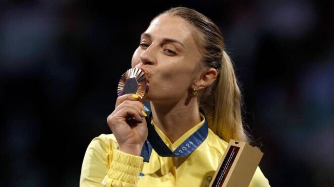 τα-πικρά-δάκρυα-της-δώρας-γκουντούρα-563152678