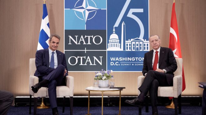 στήνεται-σκηνικό-για-πενταμερή-563124508