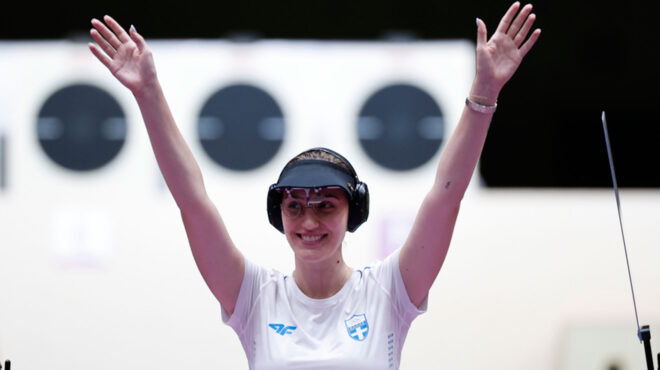 αννα-κορακάκη-πρόβλημα-με-τα-μάτια-της-563148142