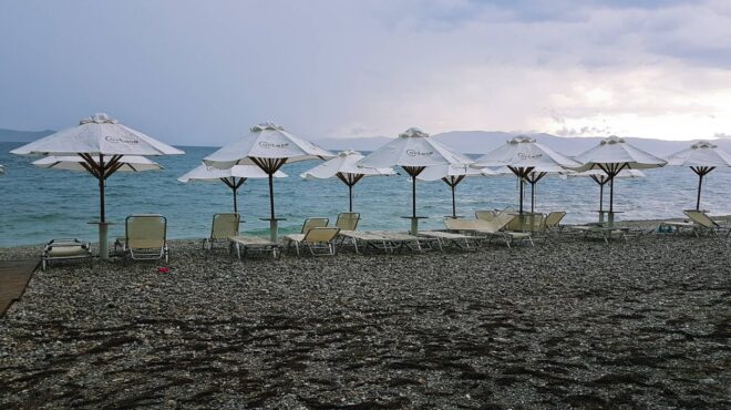 καιρός-υψηλές-θερμοκρασίες-σκόνη-και-563105467