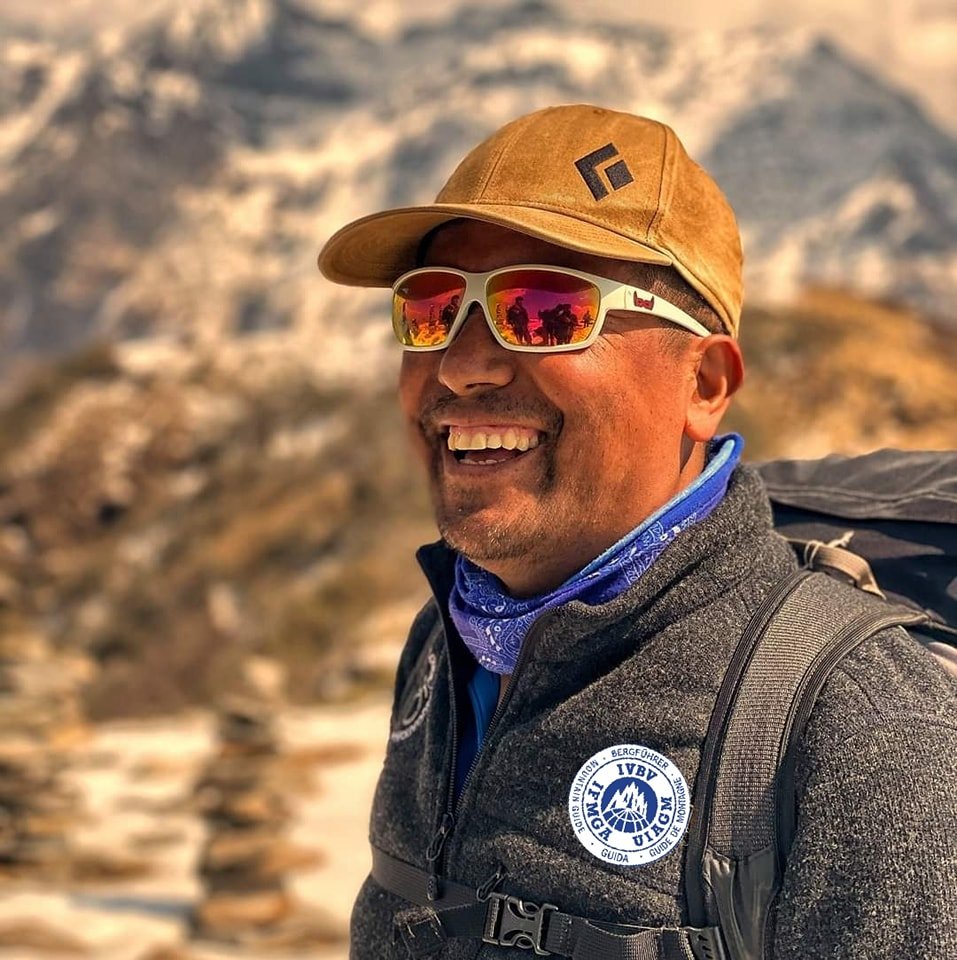 Εβερεστ: Ανασύροντας σκουπίδια και «παγωμένους ορειβάτες» από τη Ζώνη Θανάτου-1