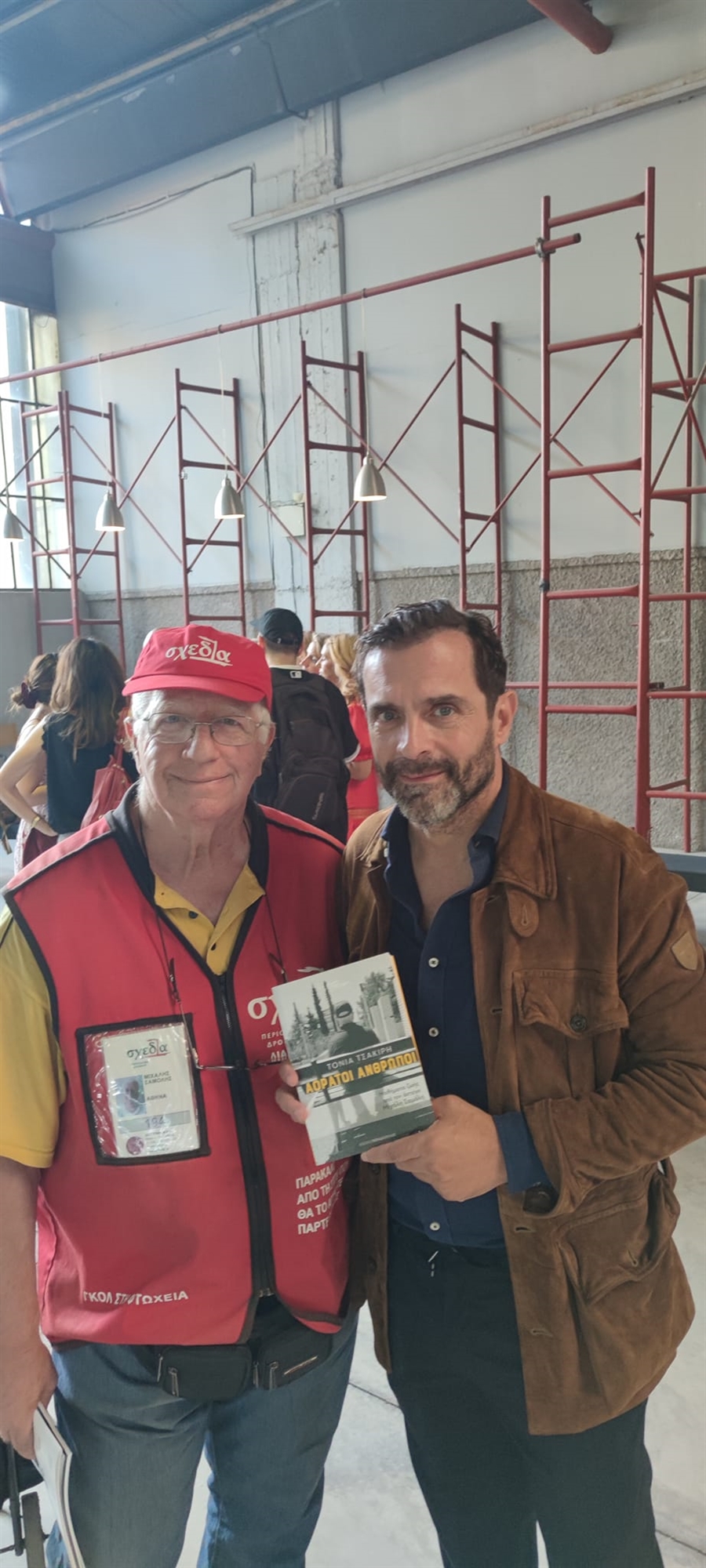 «Αόρατοι άνθρωποι»: ένας Αθηναίος άστεγος δίνει μαθήματα ζωής και ενσυναίσθησης-1