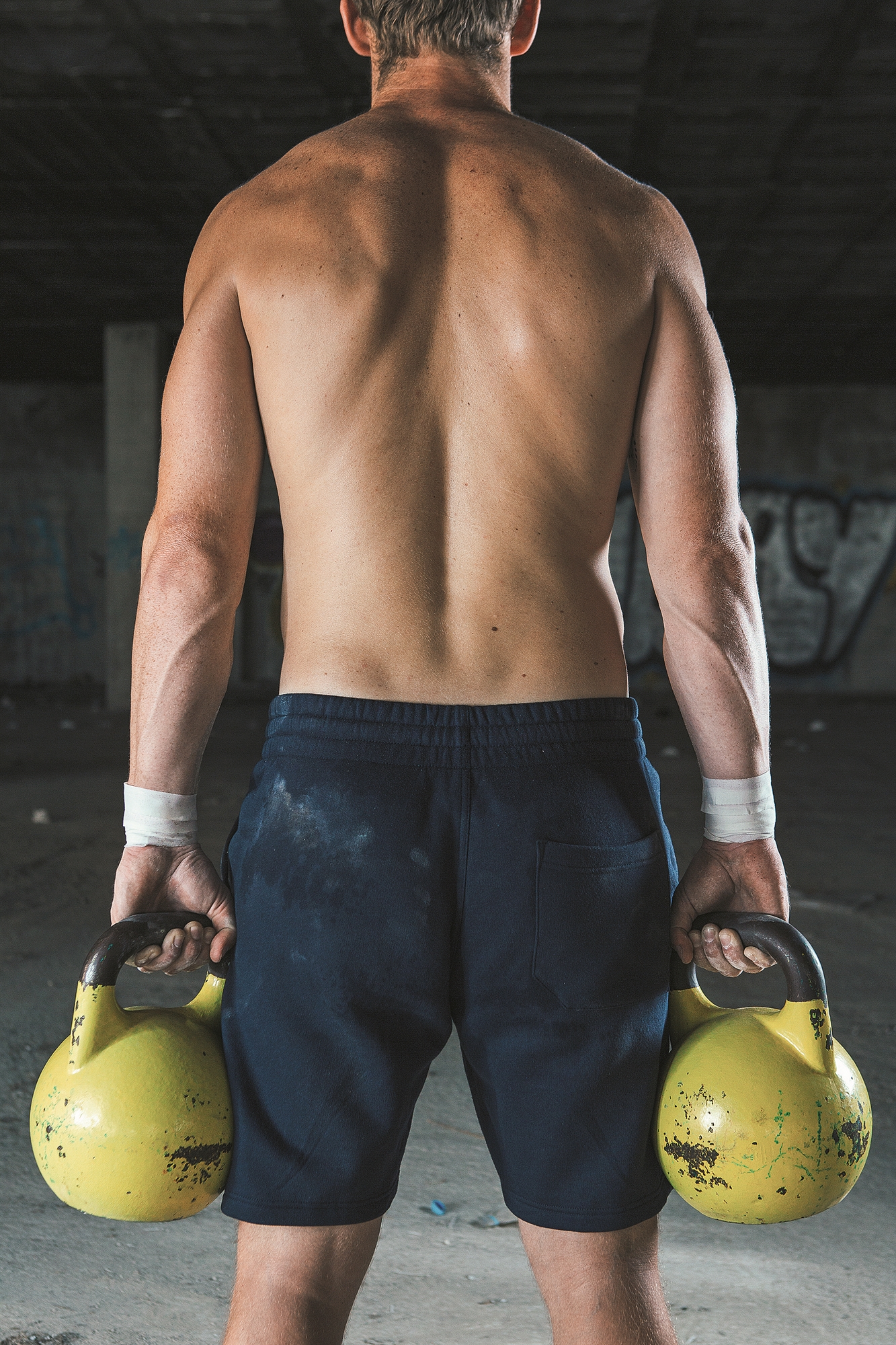 Τρεις κινήσεις με βαράκια kettlebell-1