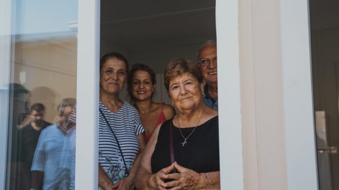 παρέδωσαν-σπίτια-σε-σεισμόπληκτες-ελ-563146801