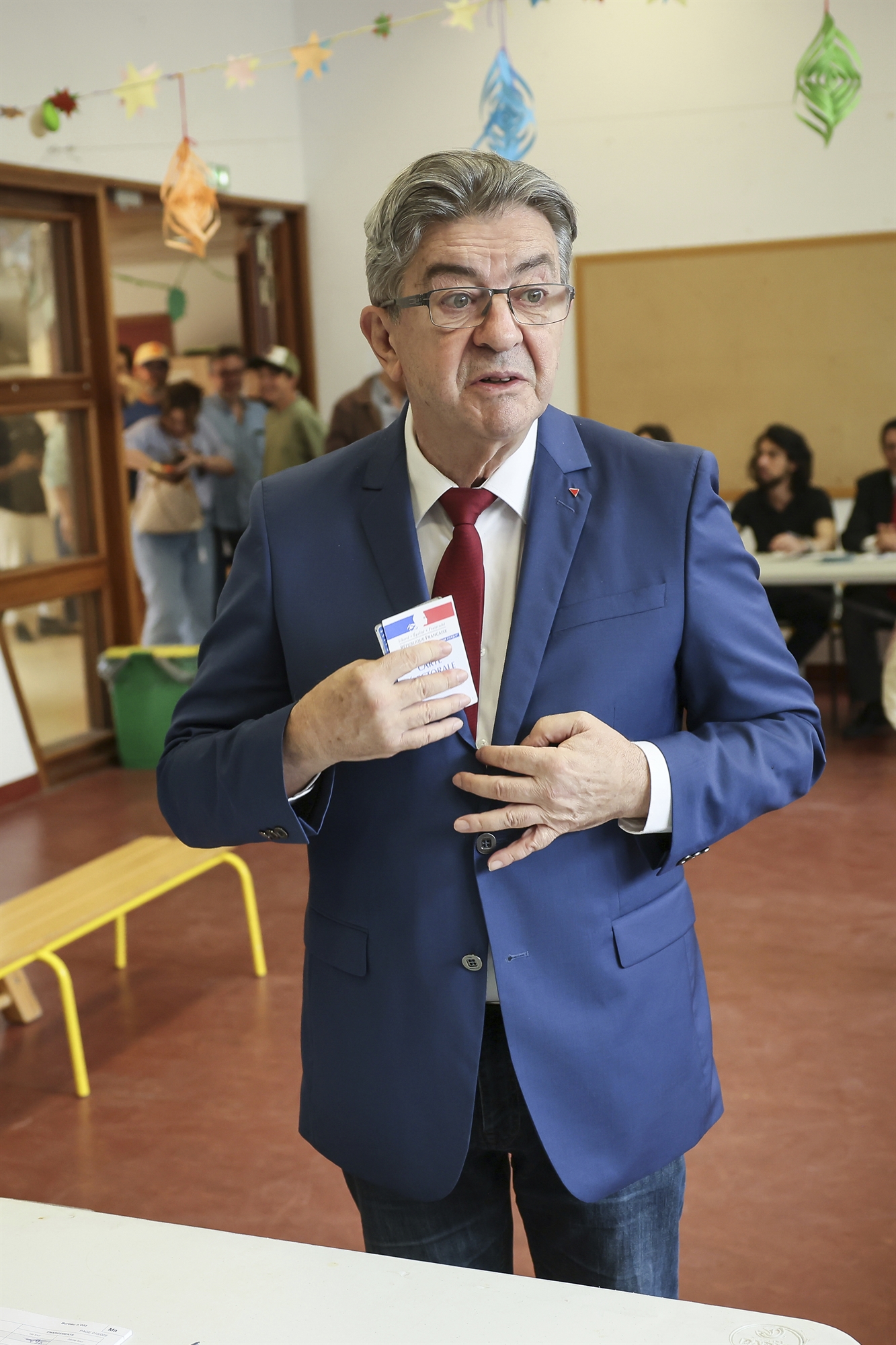 Γαλλία: Μετρούν πληγές κερδισμένοι και χαμένοι-1