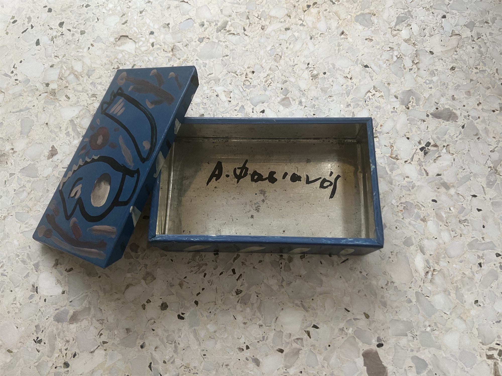 Εκθεση ζωγραφικής σε ένα σπίτι φαντασμάτων-3