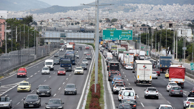 αττική-οδός-φωτιά-σε-όχημα-στο-ρεύμα-πρ-563137459