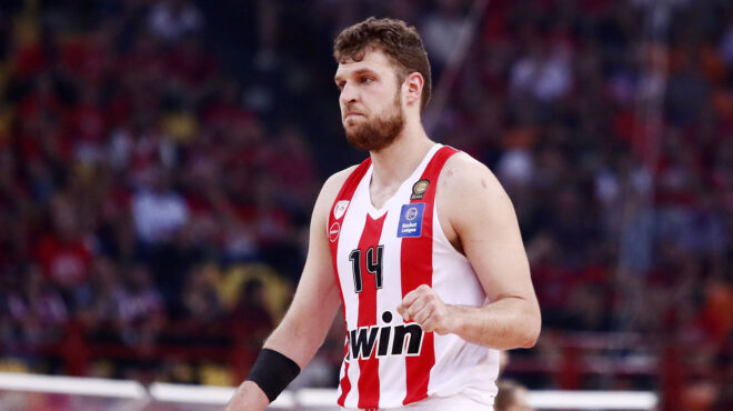 επιστρέφει-στον-ολυμπιακό-ο-σάσα-βεζέ-563110075