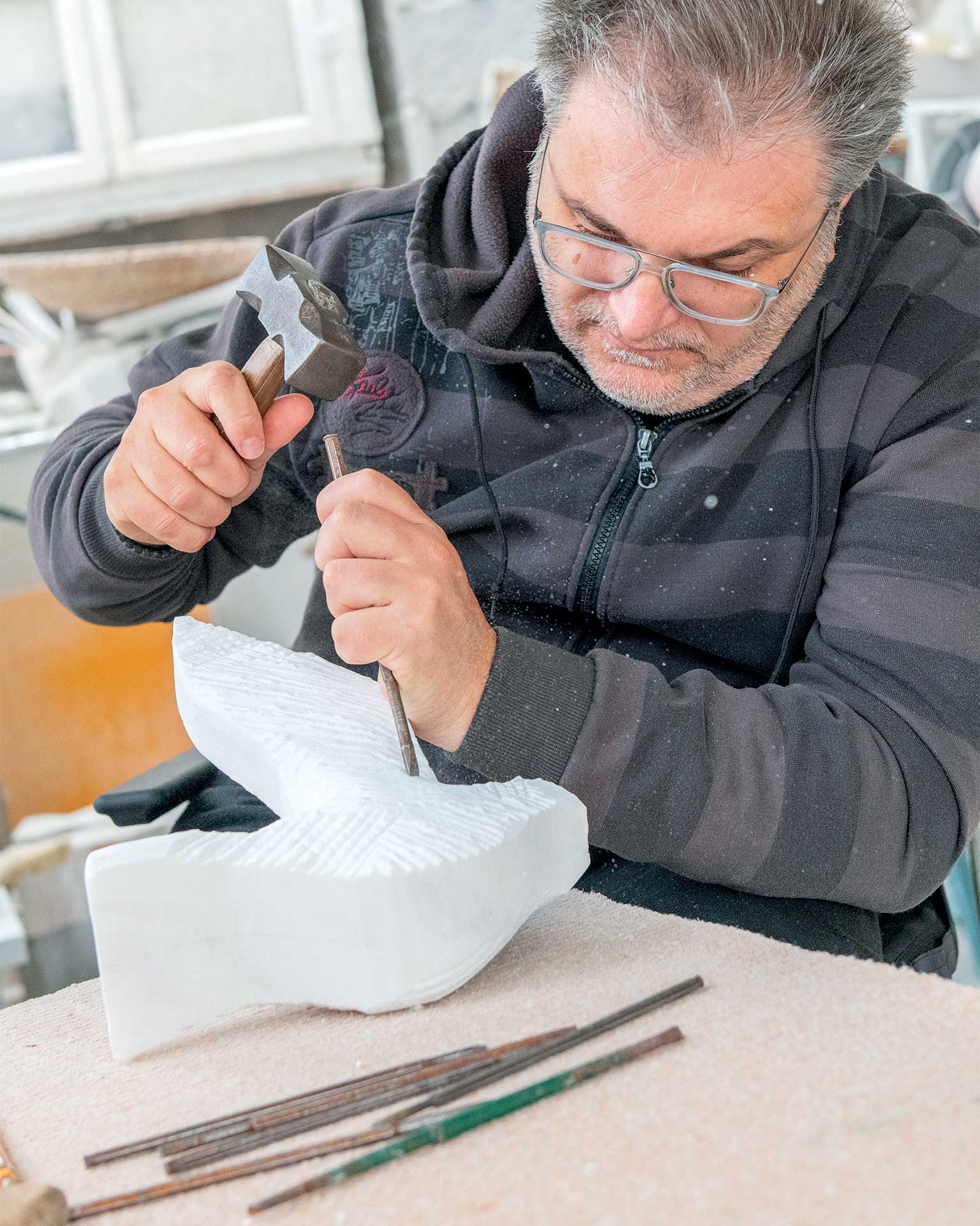 Ο σμιλευτής του μαρμάρου από την Τήνο που αξίζει να γνωρίσετε-2