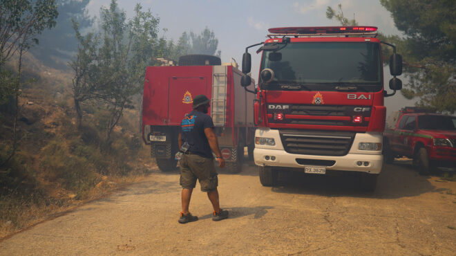 πυρκαγιές-στο-πορτοκαλί-eβρος-και-ρο-563121163