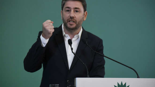 ν-ανδρουλάκης-ο-λαός-της-γαλλίας-ύψωσ-563115049