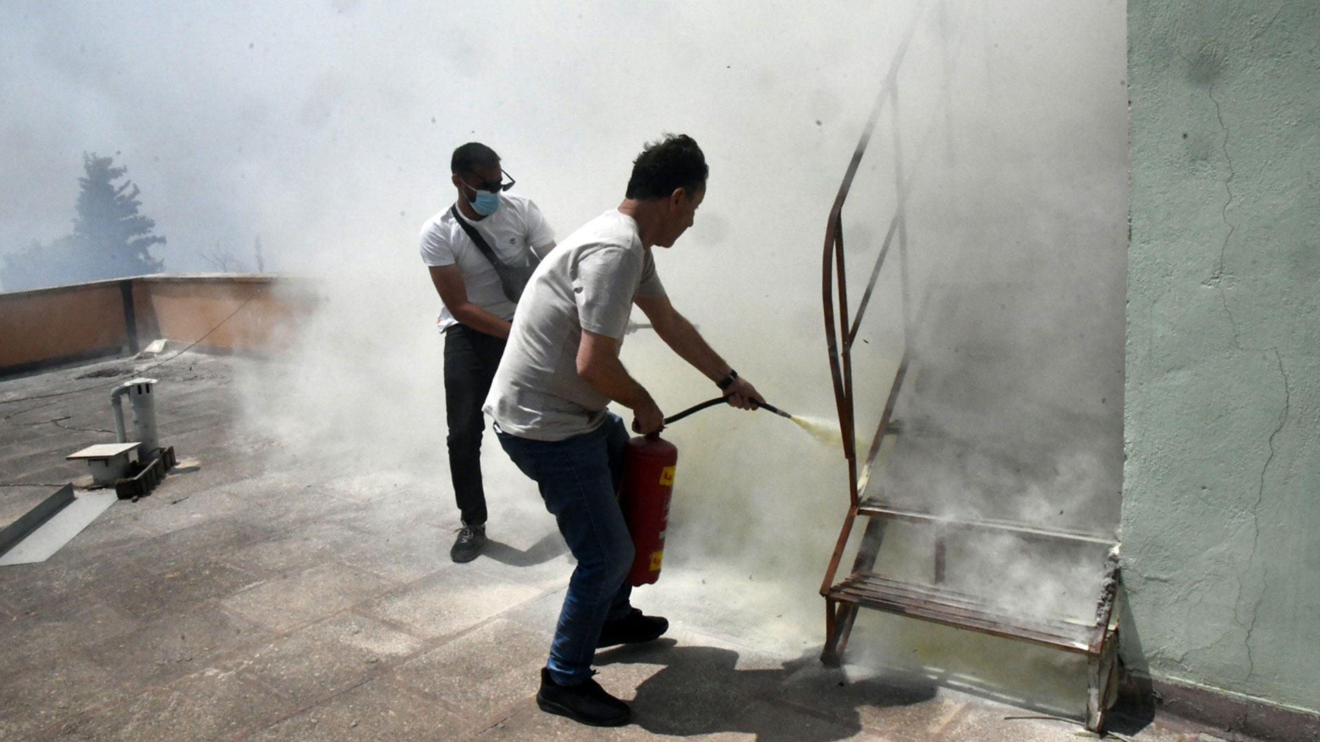 Μεγάλη φωτιά στην Πάτρα – Εκκενώθηκαν Καραμανδάνειο, Γηροκομείο και το ίδρυμα «Μέριμνα»-20