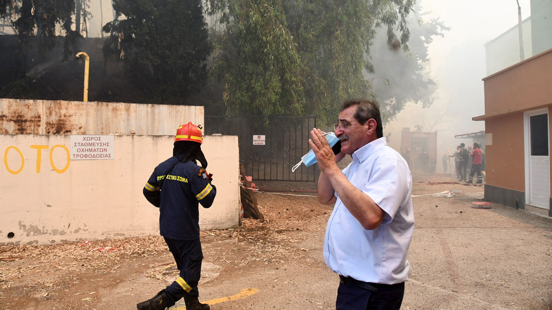 Μεγάλη φωτιά στην Πάτρα – Εκκενώθηκαν Καραμανδάνειο, Γηροκομείο και το ίδρυμα «Μέριμνα»-17