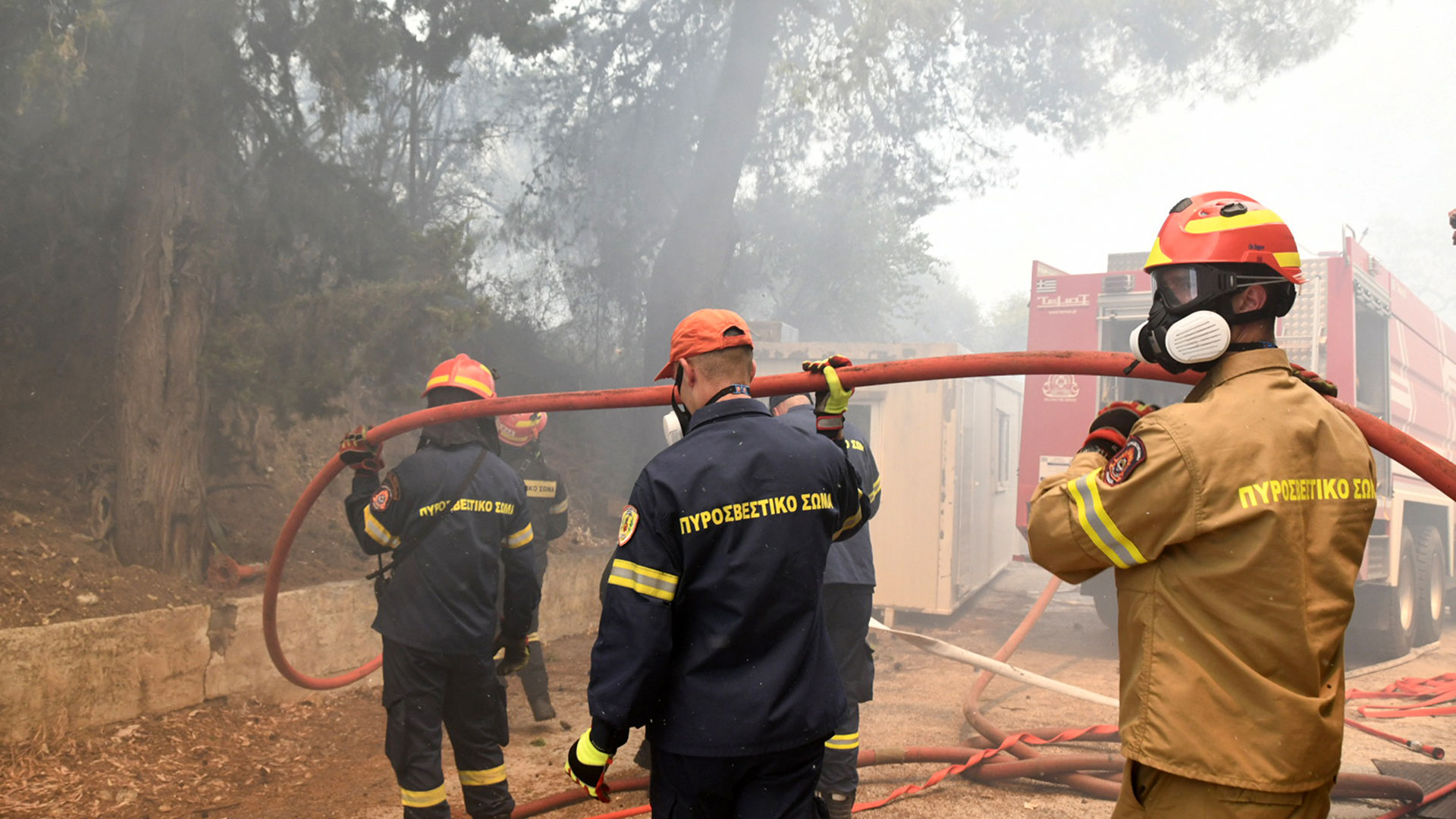 Μεγάλη φωτιά στην Πάτρα – Εκκενώθηκαν Καραμανδάνειο, Γηροκομείο και το ίδρυμα «Μέριμνα»-1