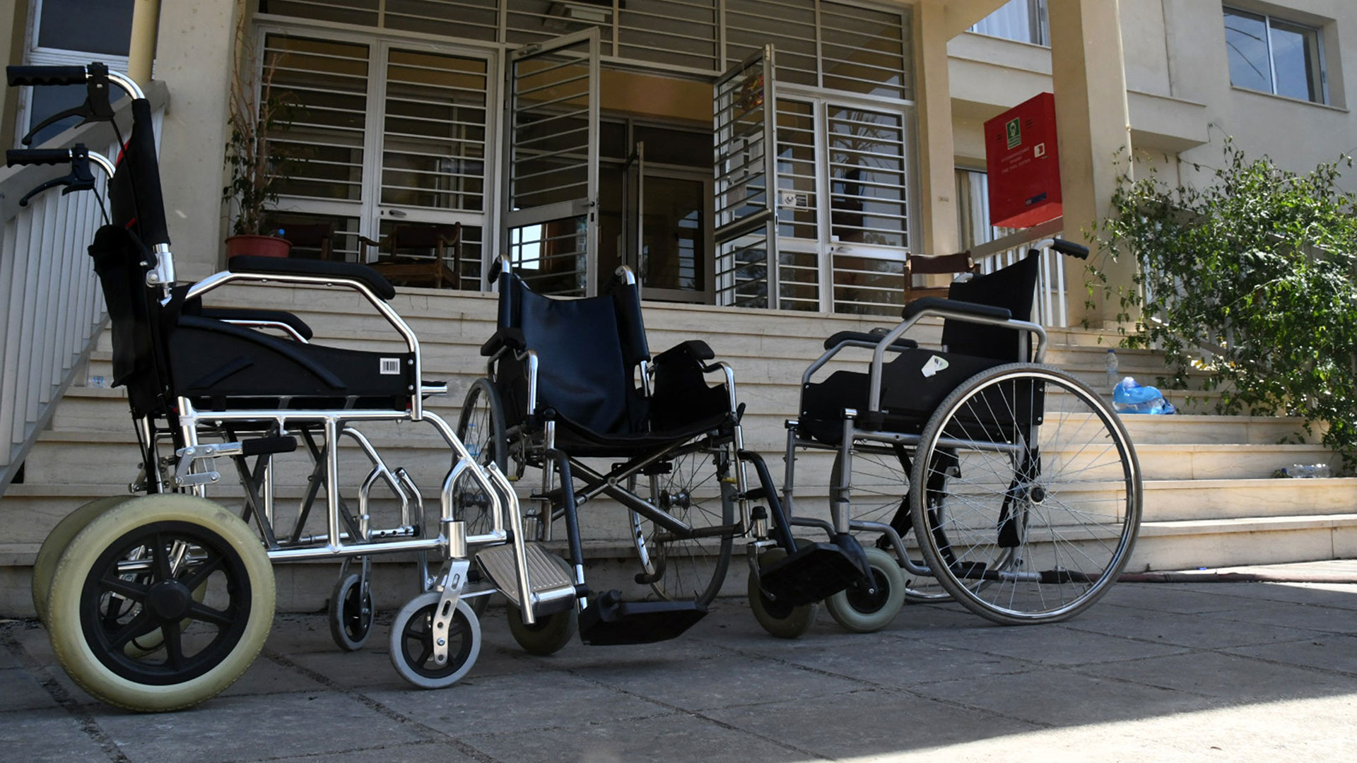 Μεγάλη φωτιά στην Πάτρα – Εκκενώθηκαν Καραμανδάνειο, Γηροκομείο και το ίδρυμα «Μέριμνα»-2