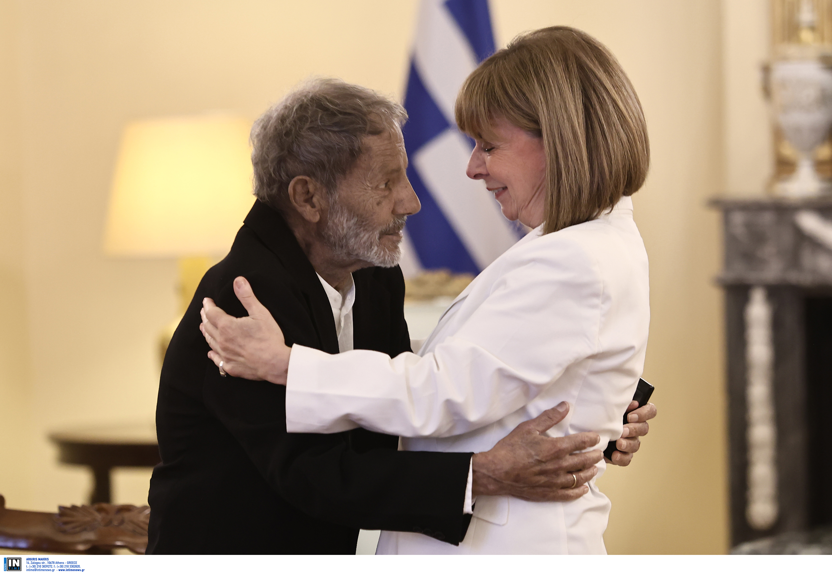 Παρασημοφόρηση του Σταύρου Ξαρχάκου στο Προεδρικό Μέγαρο (εικόνες)-1