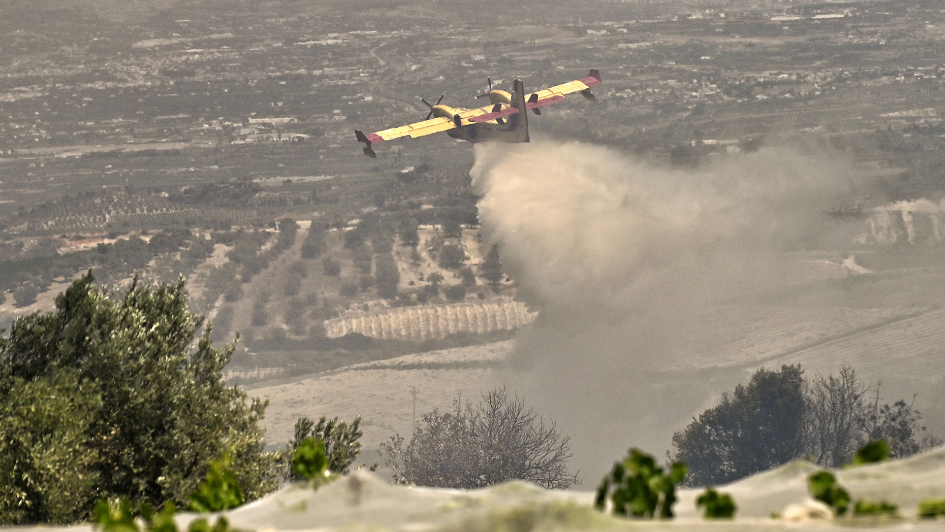 Φωτιά – Κορινθία: Διάσπαρτες εστίες στο μέτωπο-9