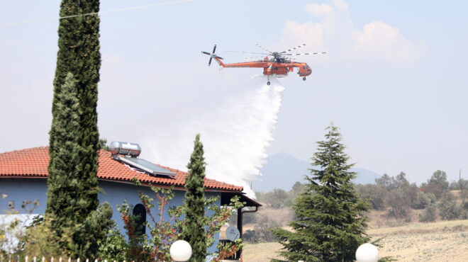 φωτιά-στον-τρίλοφο-πιθανώς-από-έκρηξη-563132794