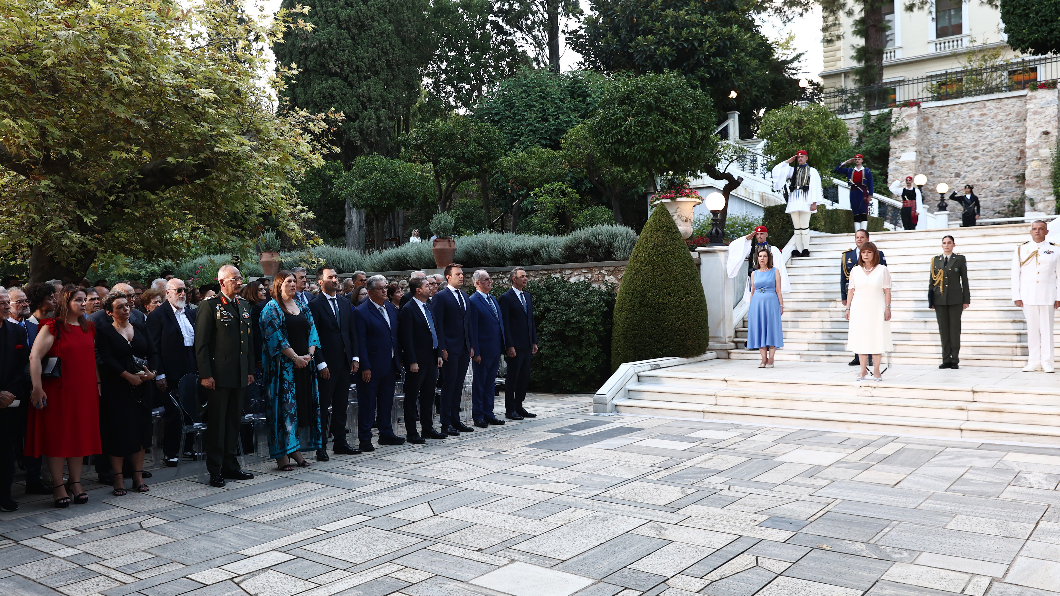 Προεδρικό Μέγαρο: Τα «κλικ» της δεξίωσης για τα 50 χρόνια από την αποκατάσταση της Δημοκρατίας-1