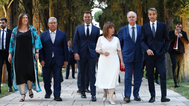 γιορτή-για-τη-δημοκρατία-με-τρία-μηνύμ-563142169