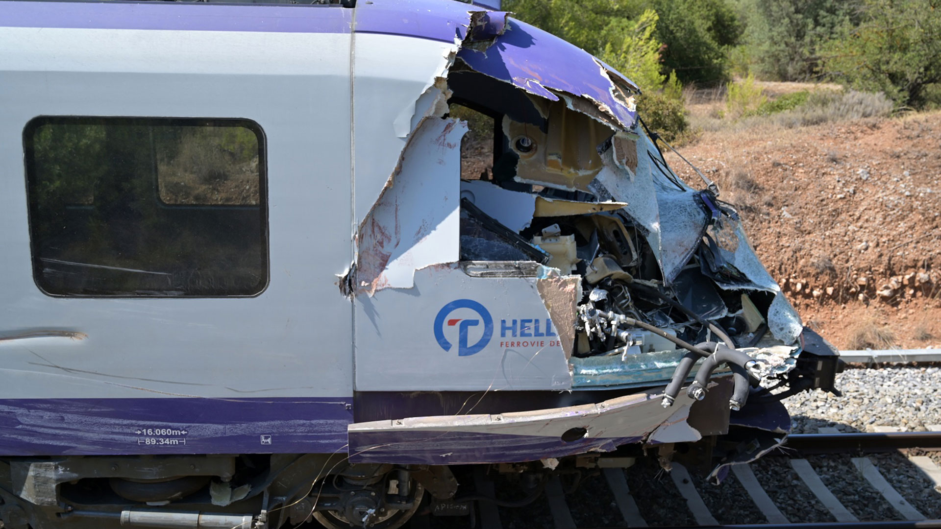 Αυλίδα: Σύγκρουση τρένου με φορτηγό – Τρεις τραυματίες-2