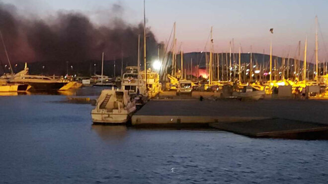 φωτιά-τώρα-στο-φάληρο-στο-παλιό-ολυμπι-563132827