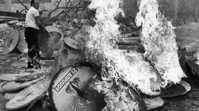 εκδοτική-έκρηξη-με-υπογραφή-της-μετ-563113087