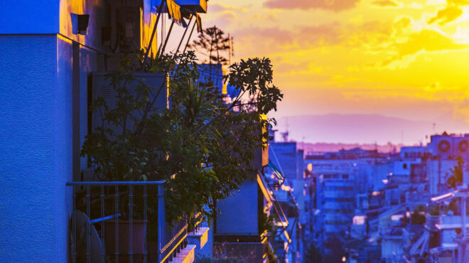 νύχτες-χωρίς-δροσιά-στην-πόλη-ερημώ-563122933