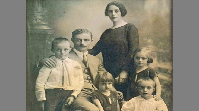 ενα-κομμάτι-ιστορίας-προς-κατεδάφιση-563143384