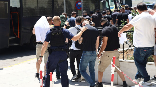 η-αιματηρή-συμπλοκή-και-ο-πράσινος-ε-563128189