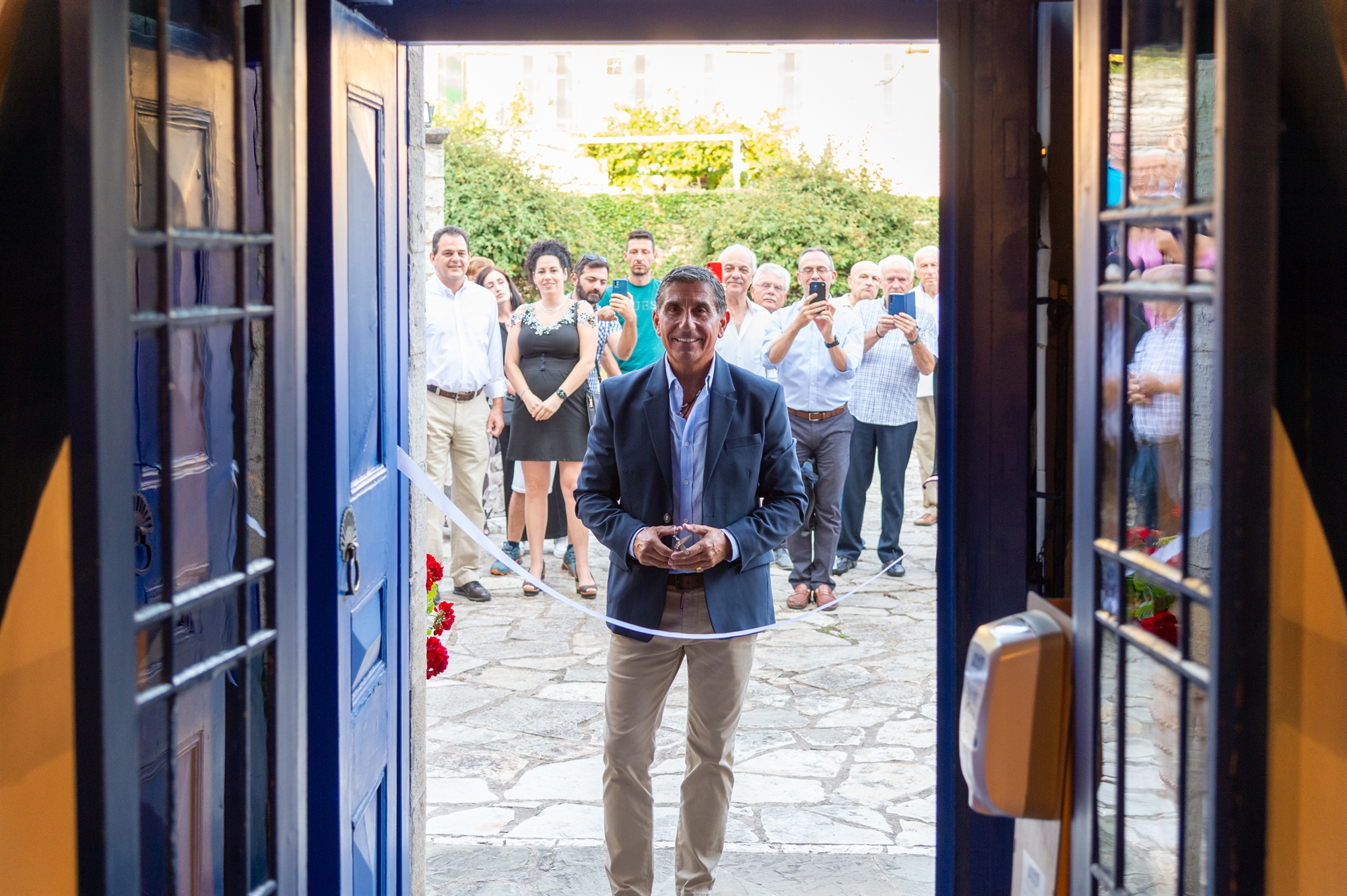 O Ρόμπερτ Μακέιμπ νοσταλγεί τα χρόνια της ελπίδας στο Μονοδένδρι Ηπείρου-2