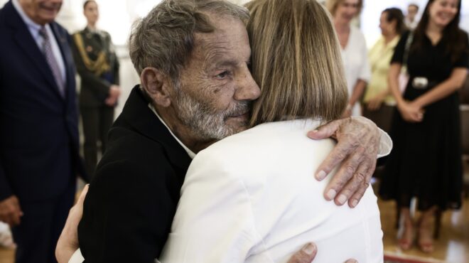 στον-σταύρο-ξαρχάκο-το-παράσημο-του-αν-563120284