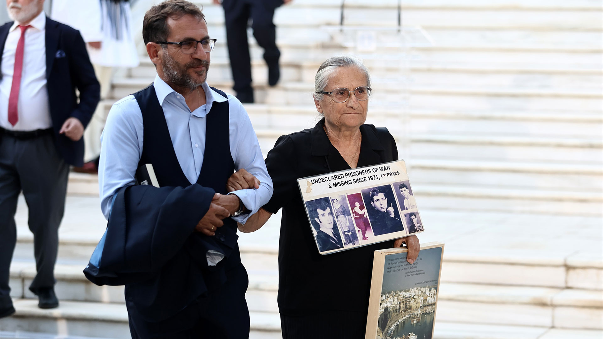 Γιορτή για τη Δημοκρατία με τρία μηνύματα-2