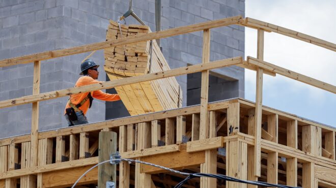 οι-καύσωνες-προκαλούν-ζημιές-δισ-που-δ-563129980