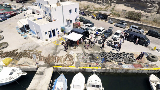 ανάσα-για-τους-βυθούς-της-σαντορίνη-563122915