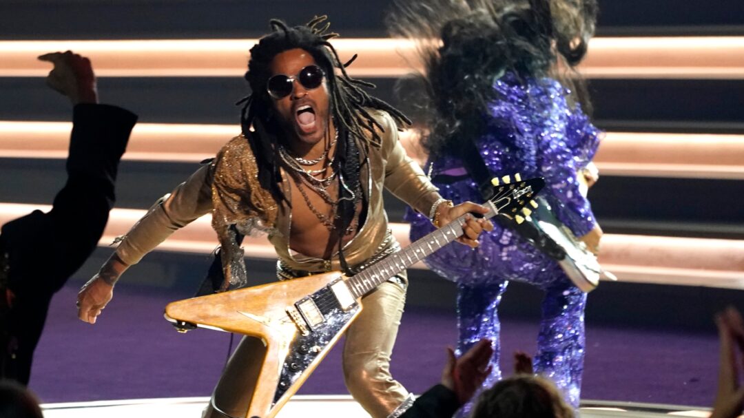 η-αιώνια-λιακάδα-του-λένι-κράβιτζ-563149351