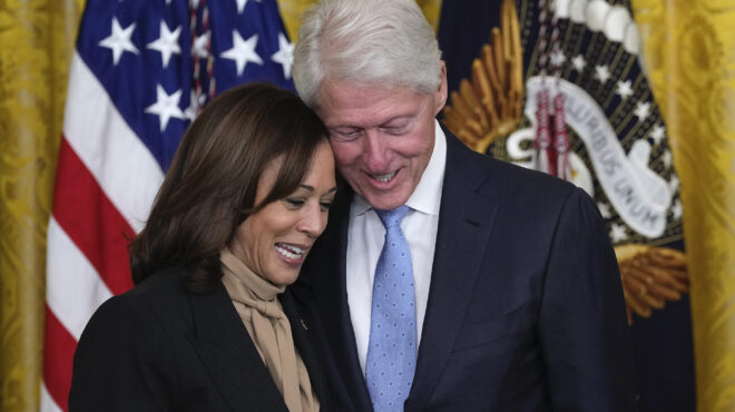 ηπα-ο-μπιλ-και-η-χίλαρι-κλίντον-στηρίζο-563137345