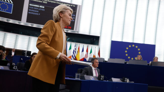 ευρωκοινοβούλιο-ψηφοφορία-για-φον-ντ-563131861