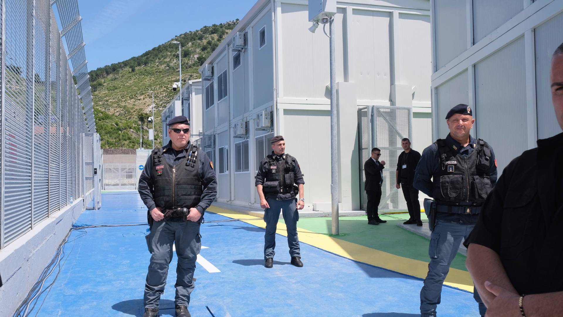 Ιταλία – Αλβανία: Προς εφαρμογή η αμφιλεγόμενη συμφωνία για τα κέντρα μεταναστών-3