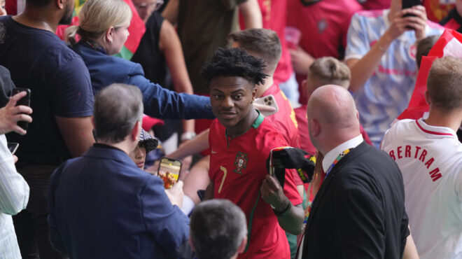 εκατομμύρια-θεατές-είδαν-τη-βόλτα-του-563117311