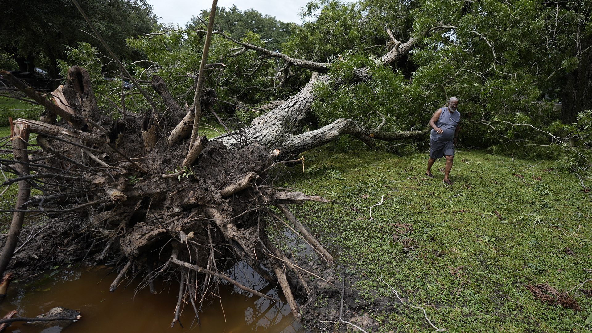 Τέξας: Τουλάχιστον πέντε νεκροί και σοβαρές υλικές ζημιές από το πέρασμα της καταιγίδας Μπέριλ-2