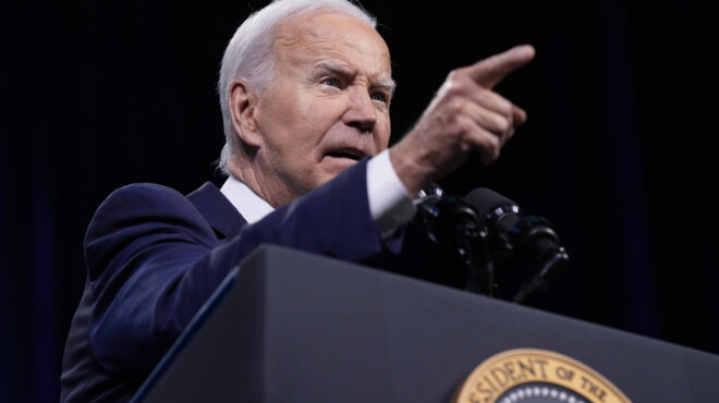 μπάιντεν-να-απαγορευτεί-το-όπλο-της-απ-563130901